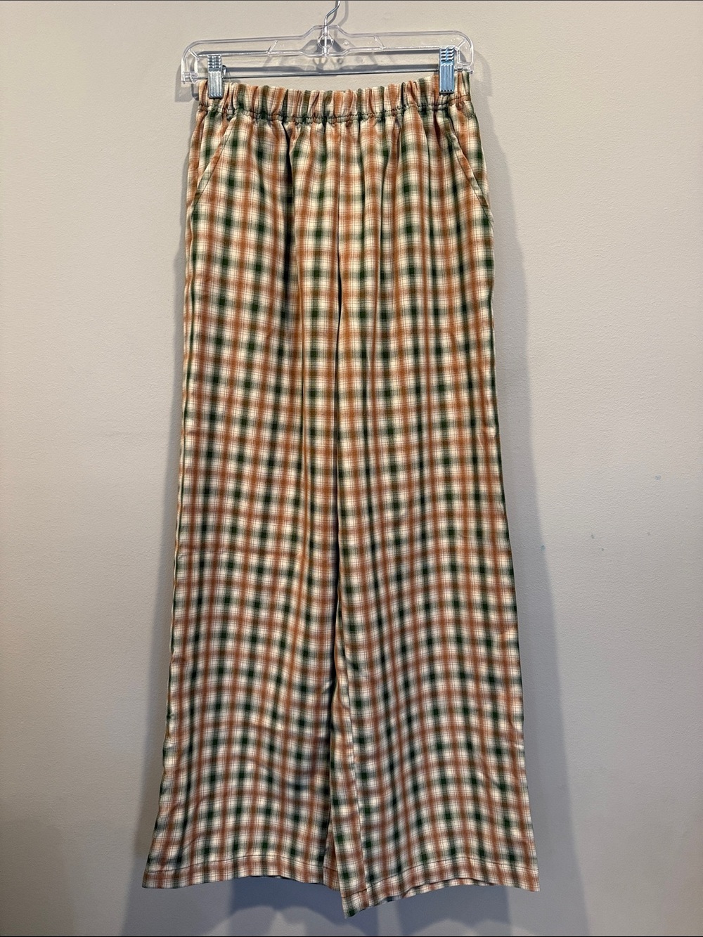 Elastic-Waist Wide Leg Plaid Pants in Green & Tan
